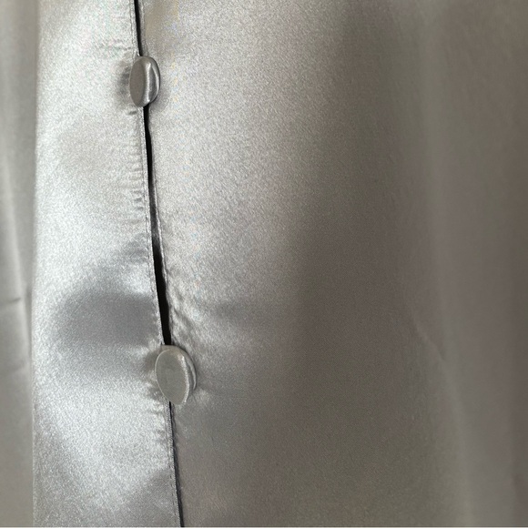 👛 (ANY 2/$45) DIANE VAN FURSTENBERG Blouse/Robe Silver 1X - Picture 4 of 6
